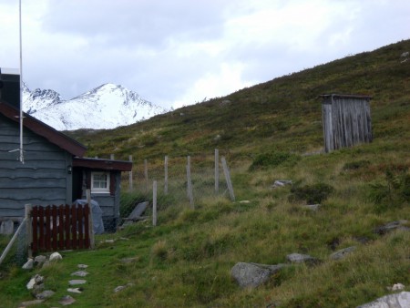 Almhüttenscheißhaus! Fost wia dahoam!